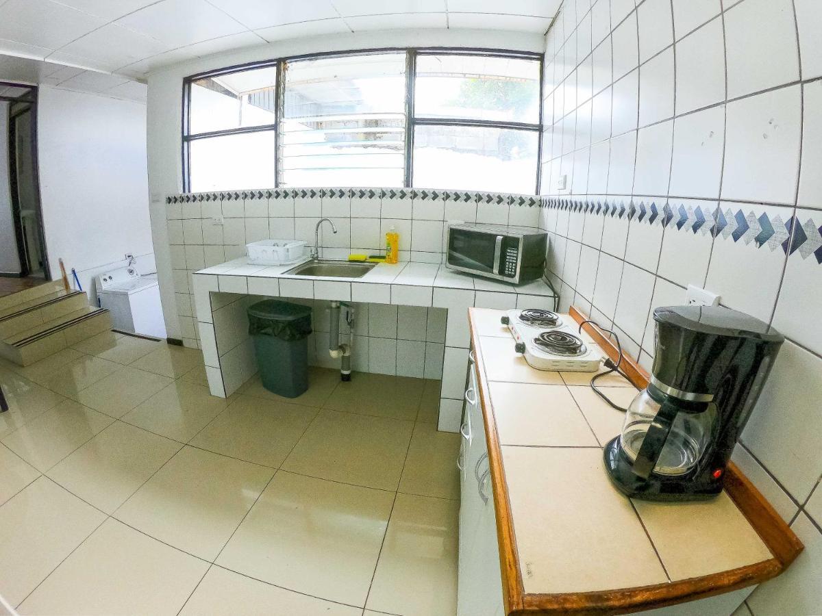 אלאג'ואלה 5 Min From The Airport - Perfect Stop מראה חיצוני תמונה