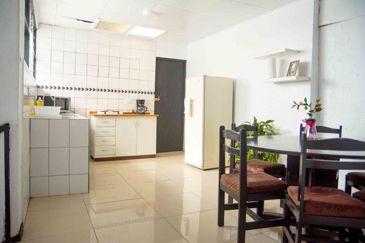 אלאג'ואלה 5 Min From The Airport - Perfect Stop מראה חיצוני תמונה